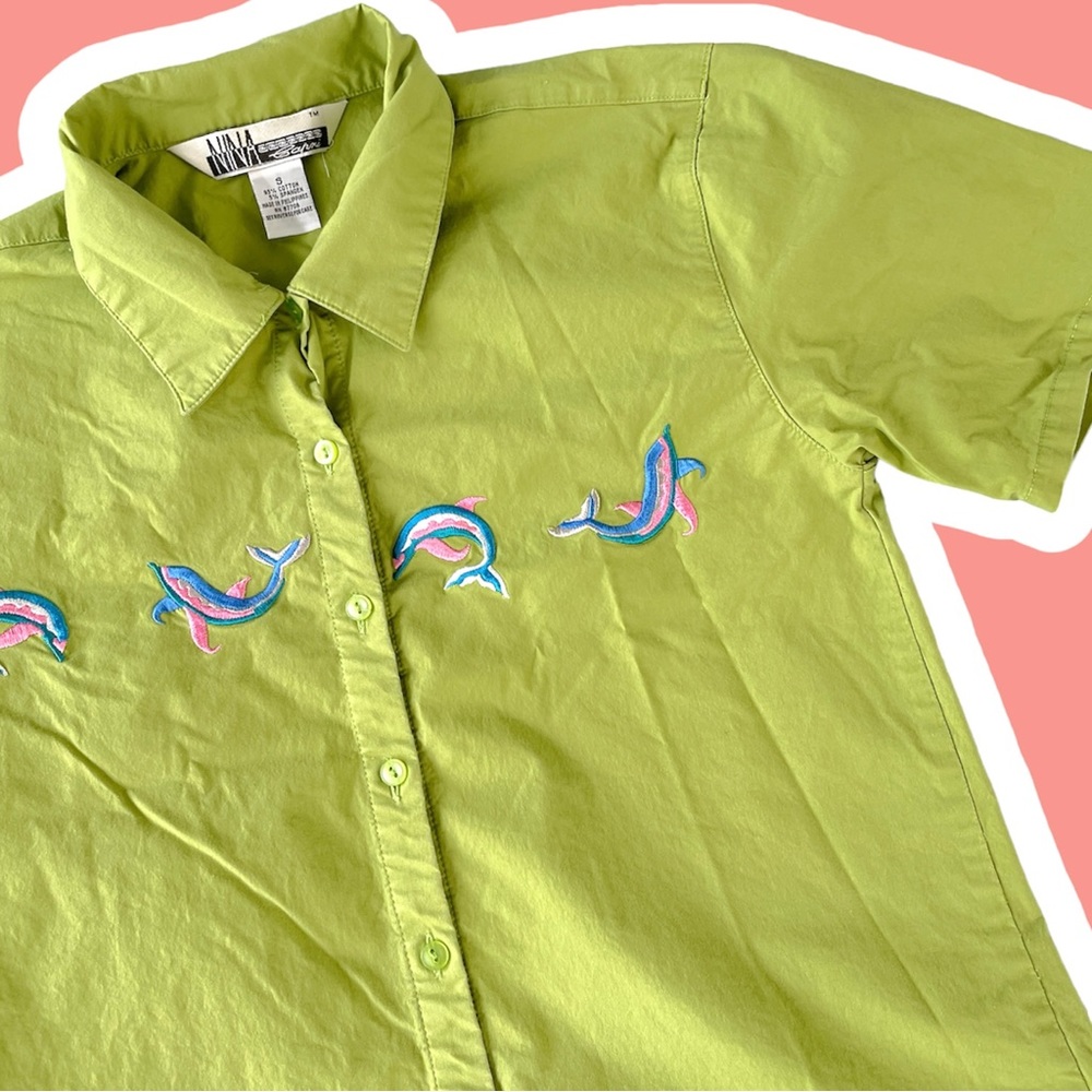 Vintage Green Dolphin Embroidered Short Sleeved Collared Button Down Top Stretch